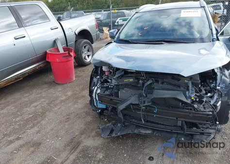 2024 Toyota Corolla Cross Xle z USA, uszkodzony, nr VIN 7MUDAABG0RV098817